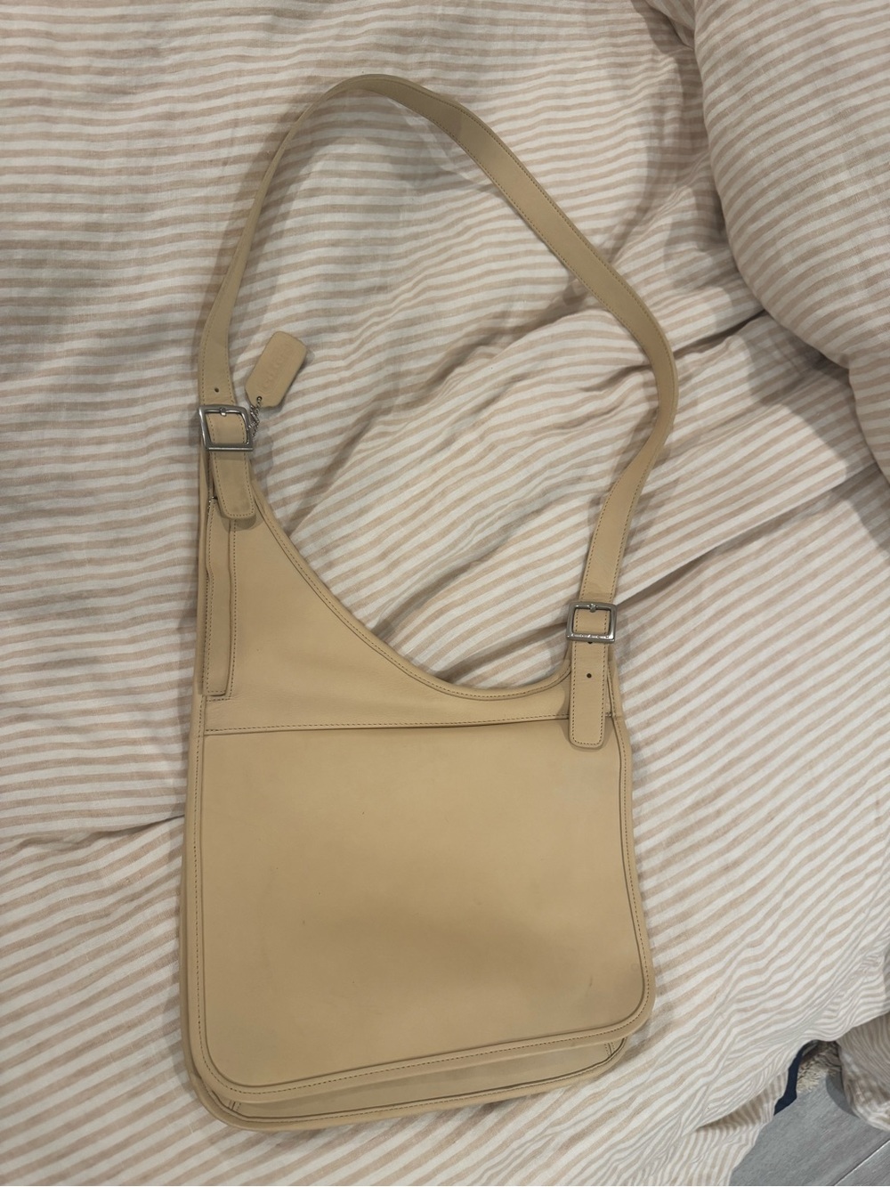 Vintage Coach Slim Hippie 9404 Bag in Cream